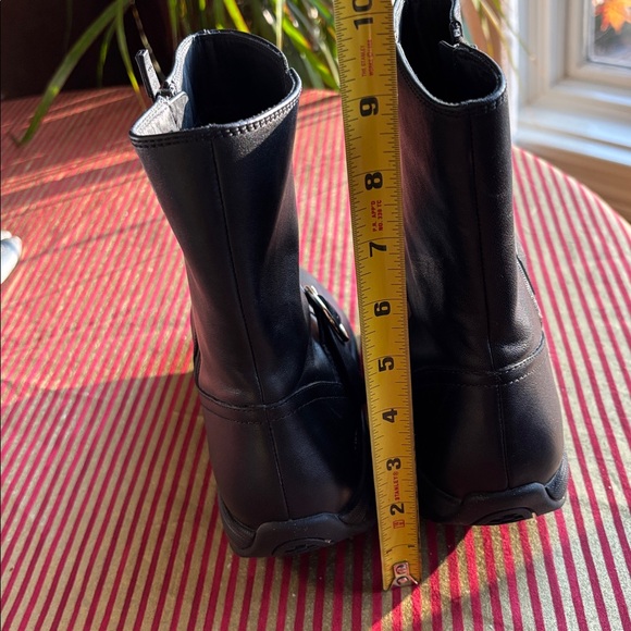 MBT Vibram leather Boot - Picture 3 of 9